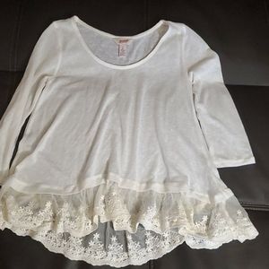 White Quater Sleeve Shirt With Lace Bottom